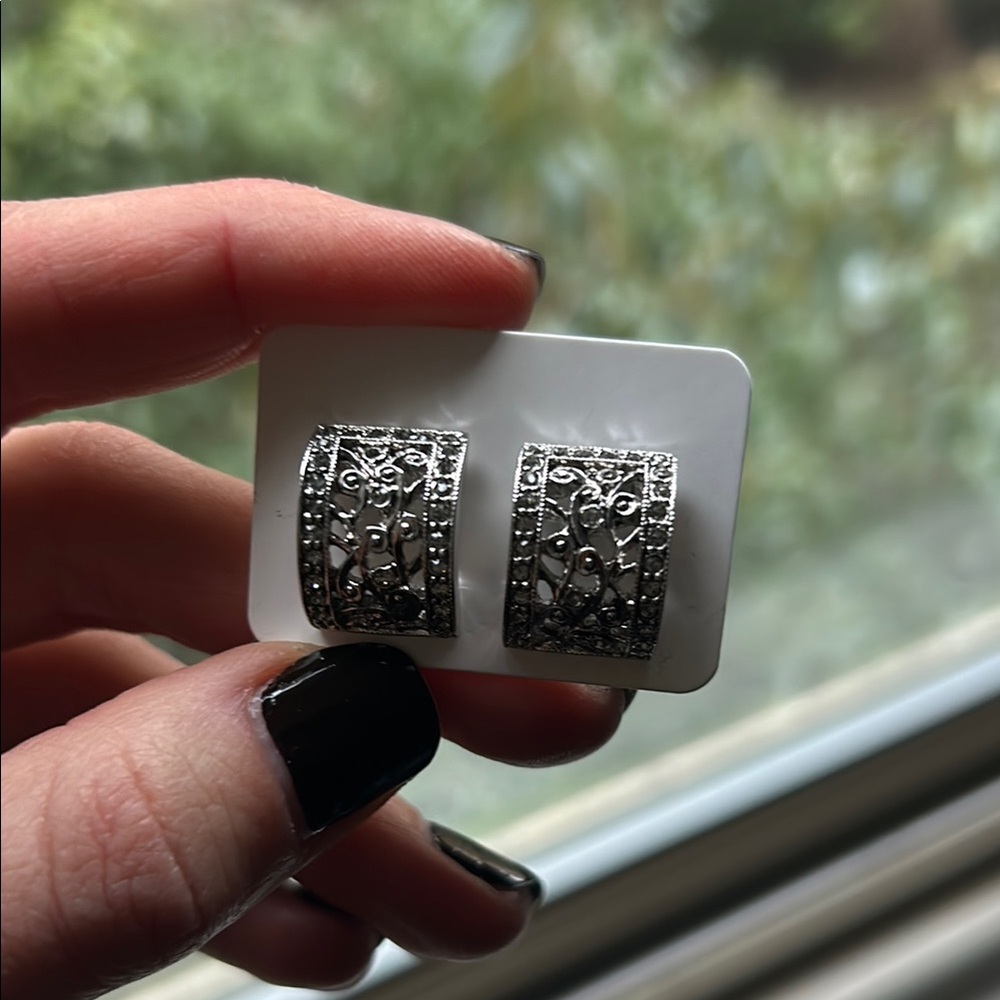 Elegant Silver Filigree Earrings